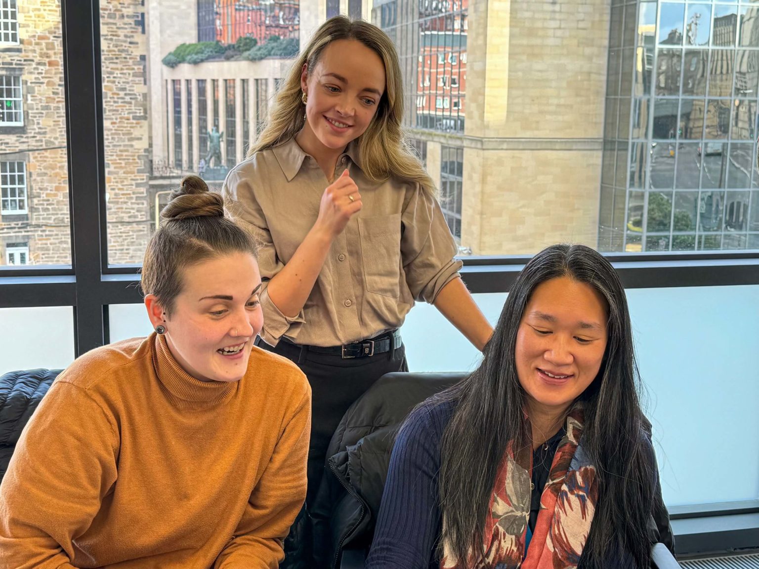 HOW YOUNG WORKERS CAN THRIVE WITH AI WITH THE RIGHT SKILLS visual data 3